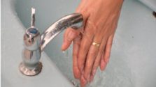 कहीं आप भी अंगूठियां पहन कर तो नहीं धोती हाथ, स्‍वास्‍थ्‍य मंत्रालय ने बताए हाथ धोने के जरूरी नियम