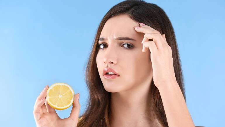 Side effects of lemon for skin.-त्वचा पर नींबू लगाने का सही तरीका। Healthshots Hindi
