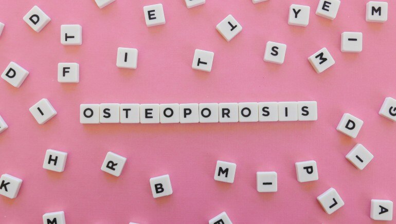 World Osteoporosis Day: पुरुषों से ज्यादा महिलाओं को होता है ऑस्टियोपोरोसिस का जोखिम, जानिए क्यों