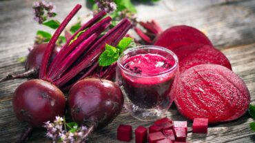 How to apply beetroot on the face