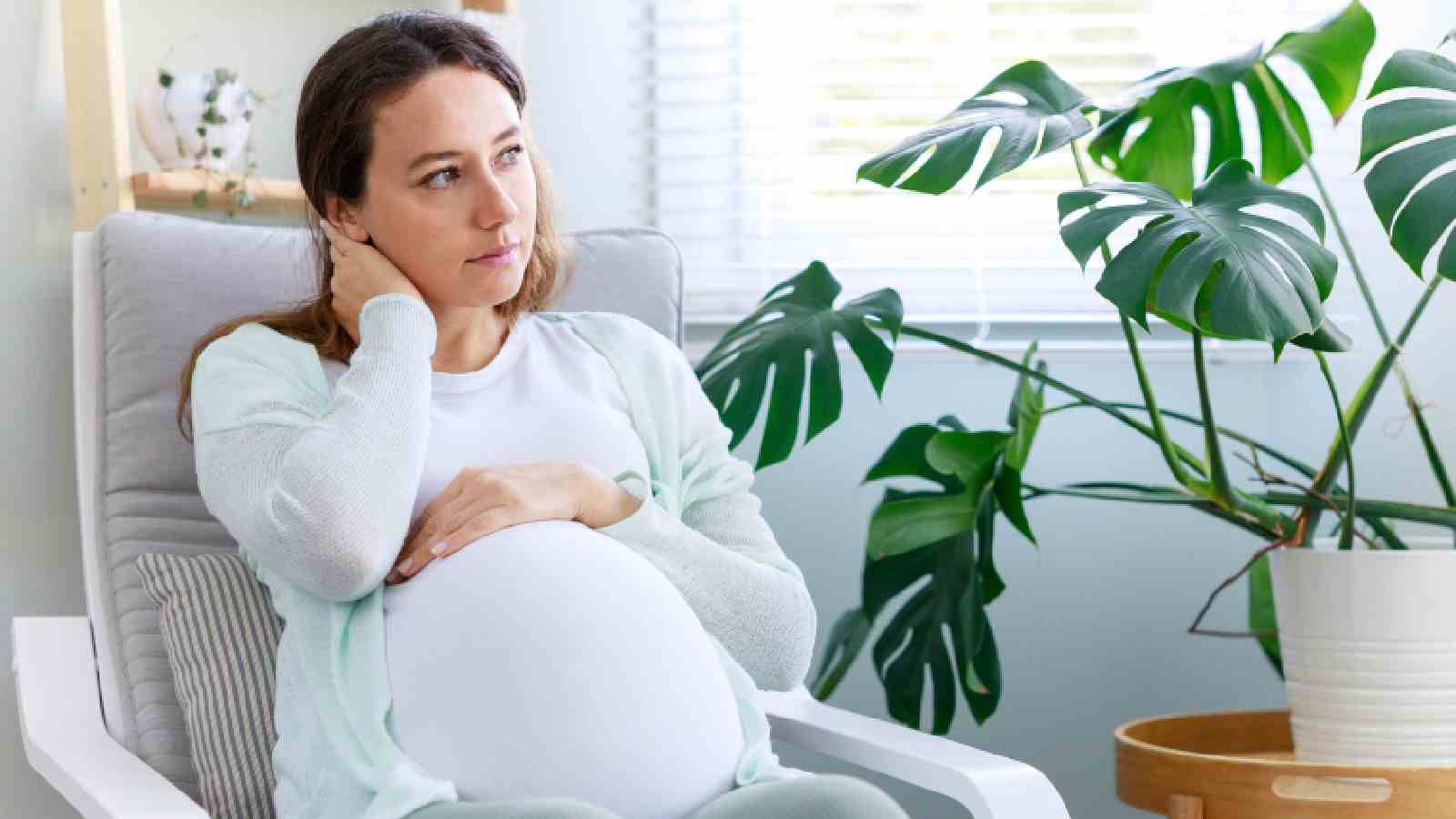 33% महिलाओं को गर्भावस्था के दौरान काफी तनाव का सामना करना पड़ता है, जानिए इसे कैसे प्रबंधित करें