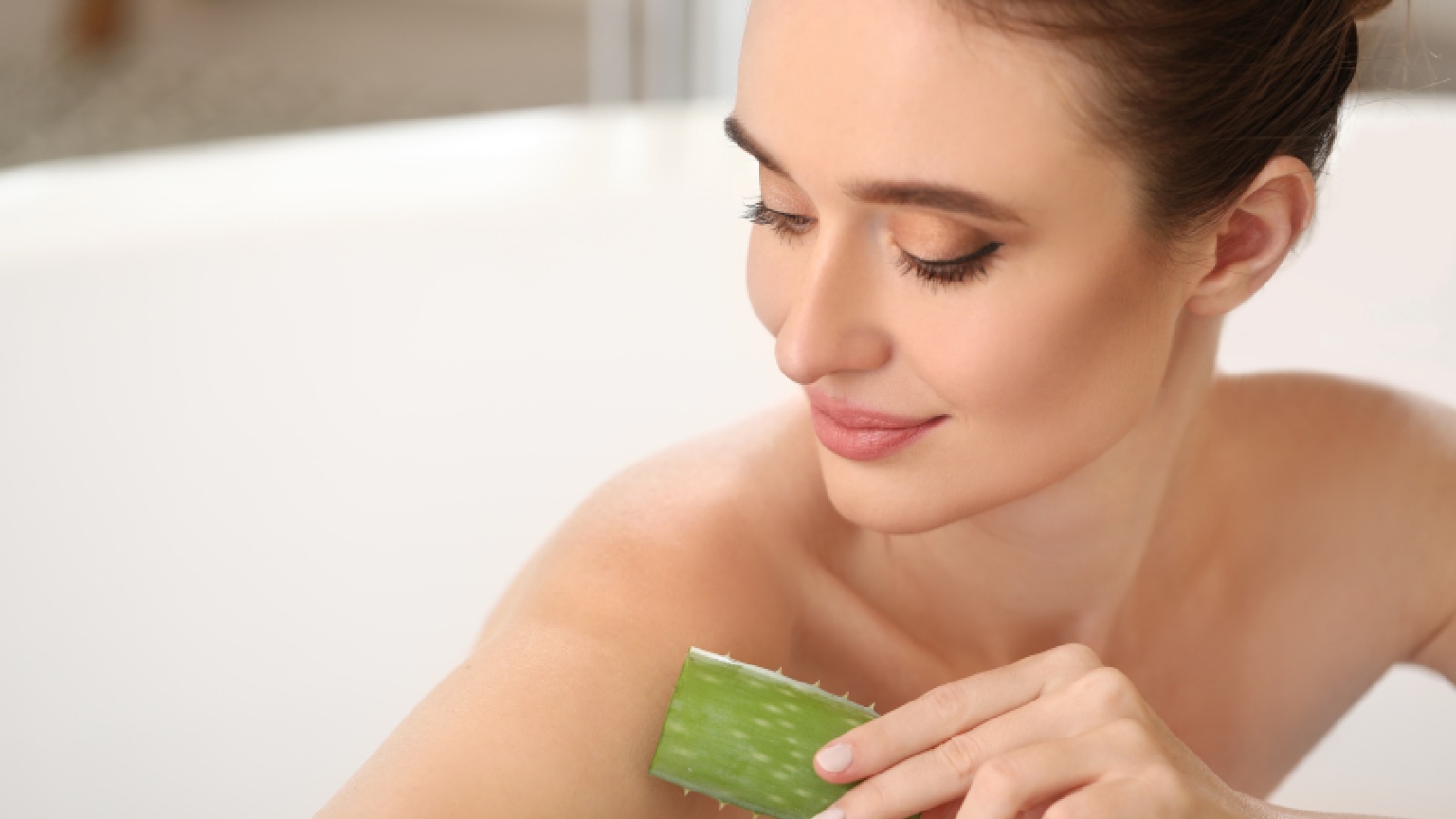 Aloe vera is an anti-aging agent. Know how to use it on the skin correctly.