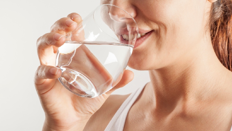 Lukewarm Water: जानें, गुनगुना पानी पीने से मिलते है शरीर को कौन से लाभ