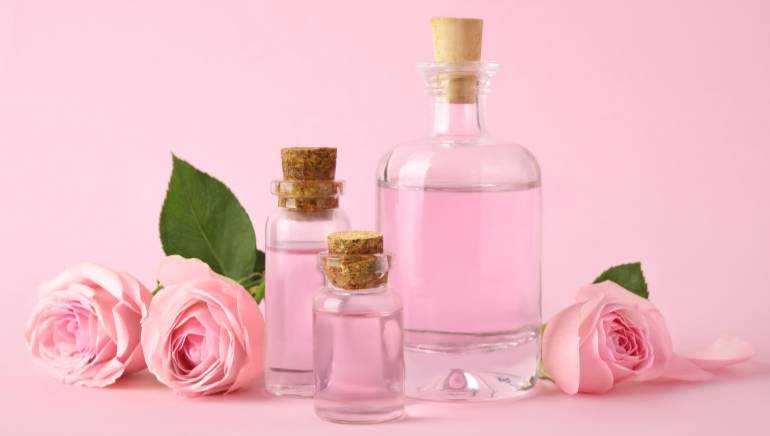 Rose Water Benefits: 4 benefits rosewater has for your skin and hair that  you didn't know about | HealthShots