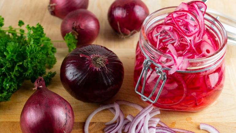 What are the benefits of eating onion baths?