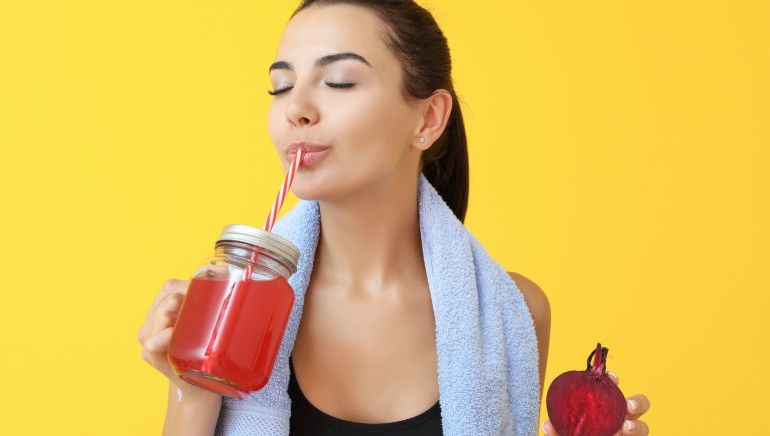 Beetroot and apple juice for weight loss | HealthShots