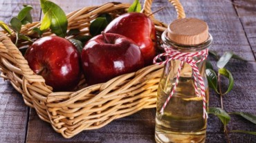4 benefits of apple cider vinegar for hair we bet you didn't know |  HealthShots