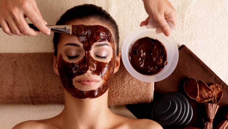 Even dermatologists agree applying chocolate on your face can make you glow