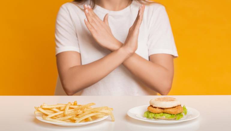 6 period hacks to keep you from binge eating while you're ...