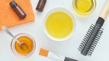 This DIY honey and castor oil hair mask will give and soft, thick, and long  hair | HealthShots
