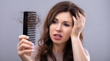 Reasons for hair fall: 5 WORST hair oils for hair fall | HealthShots