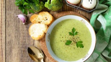 resma de receta de sopa de brócoli