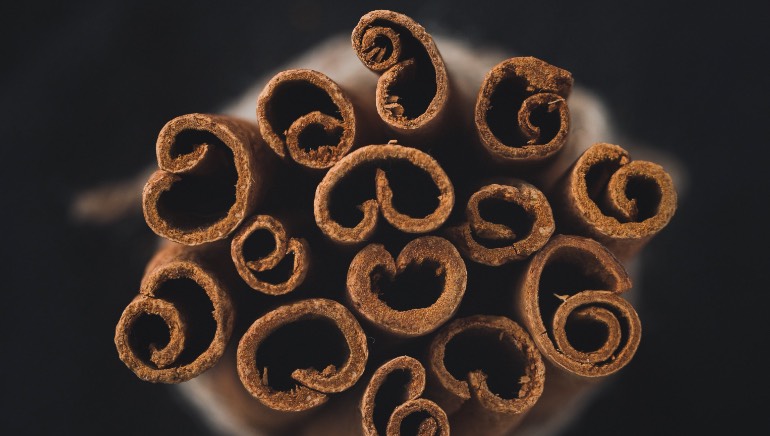 Oops! Consuming too much cinnamon can trigger these 5 side-effects |  HealthShots