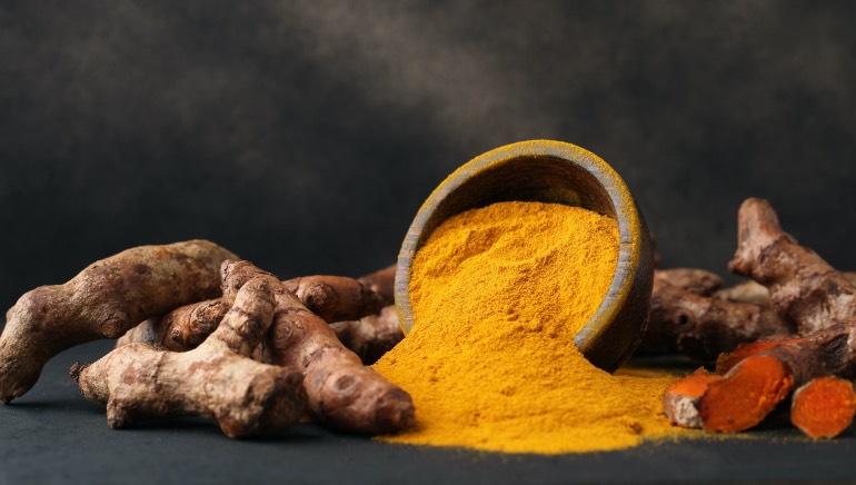 Here are 5 turmeric side effects to know about | HealthShots